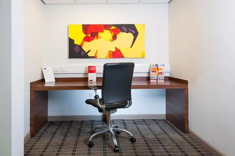 בית מלון כפרי Holiday Inn Express Swindon West, An Ihg