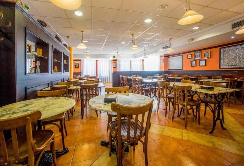 فندق Iris Guadalajara