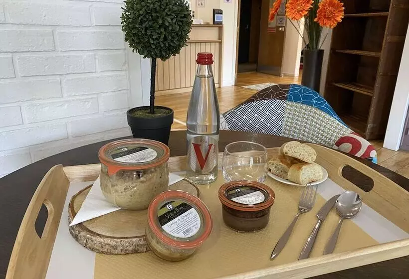 Отель Kyriad Bourges Sud