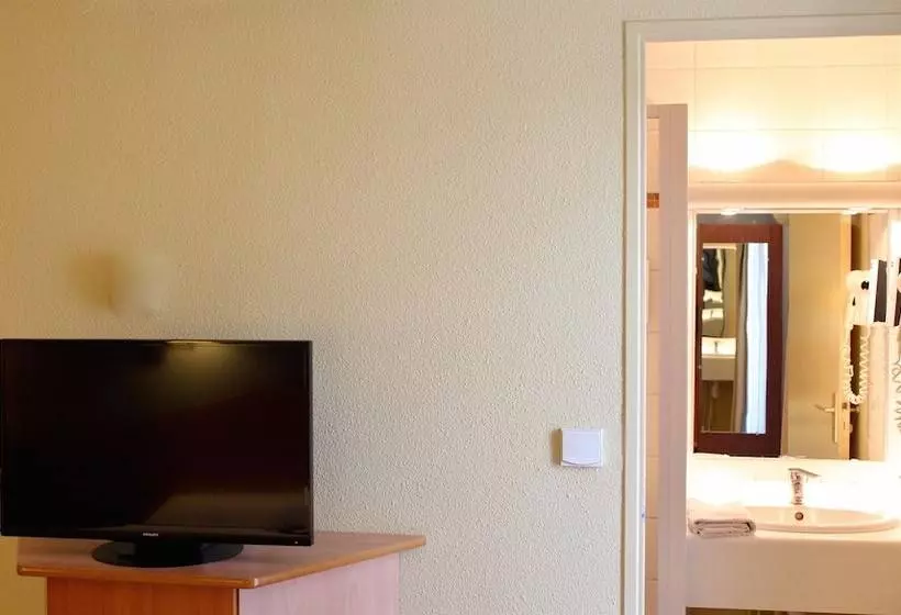 Отель Kyriad Bourges Sud