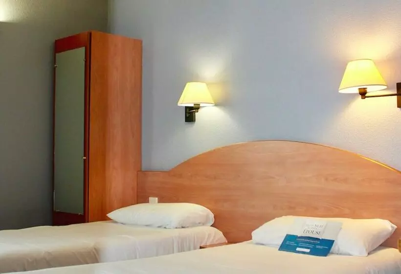 Отель Kyriad Bourges Sud