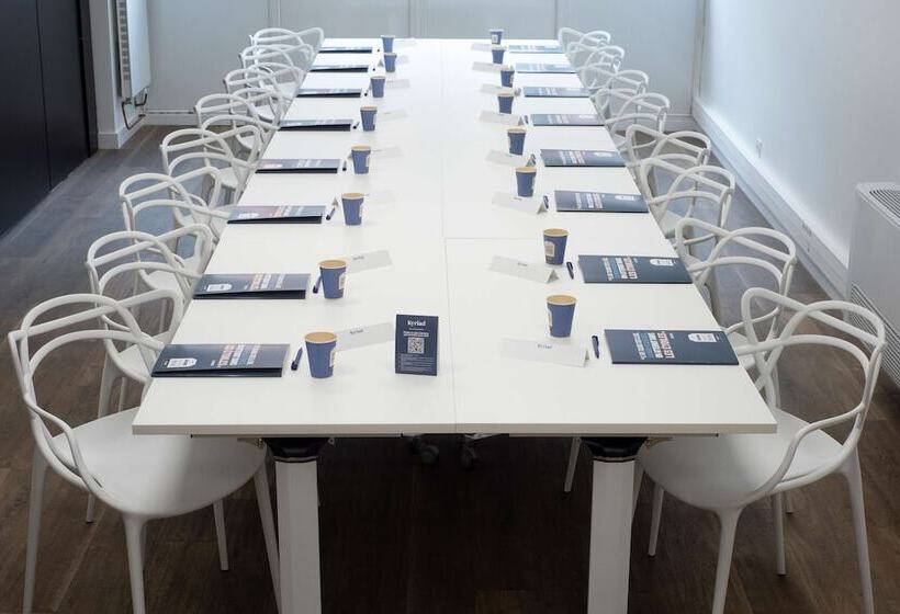 Kyriad Hotel Clermont Ferrand Centre