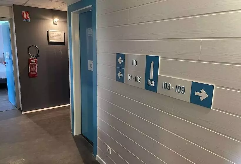 ホテル Kyriad Direct Lure