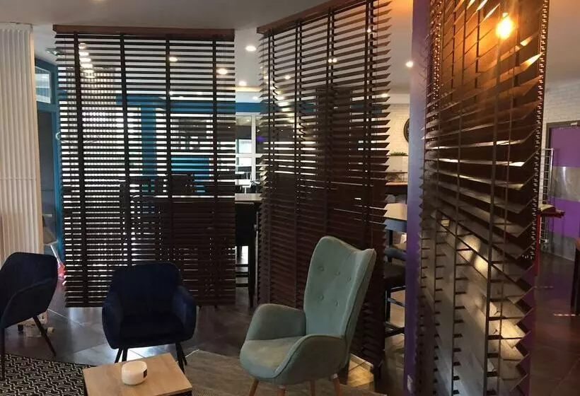 ホテル Kyriad Direct Lure