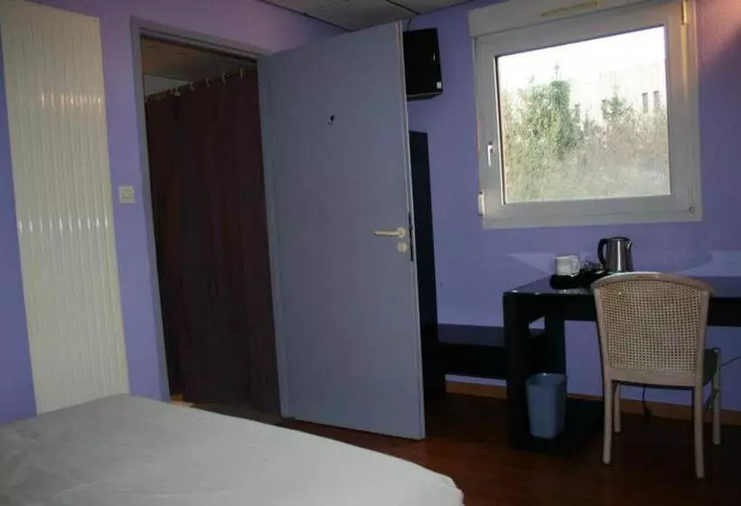 ホテル Kyriad Direct Lure