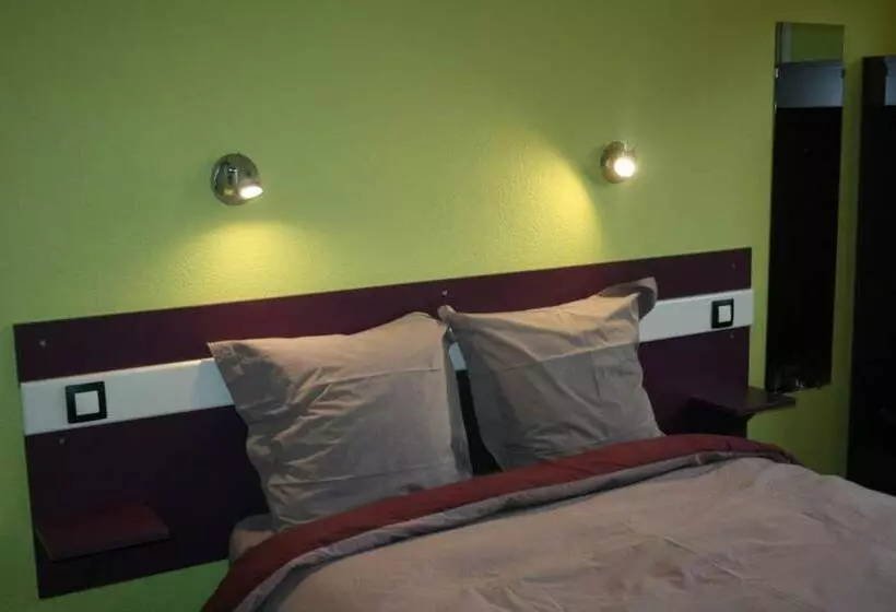 ホテル Kyriad Direct Lure