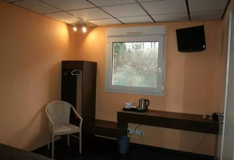 ホテル Kyriad Direct Lure