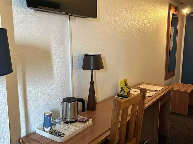 Отель Kyriad Marne La Vallee Torcy