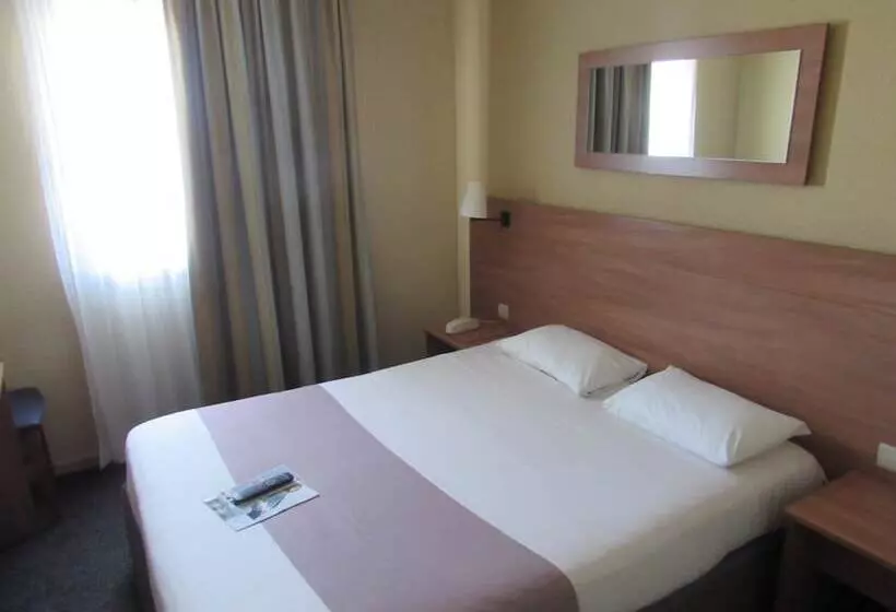 Отель Kyriad Marne La Vallee Torcy