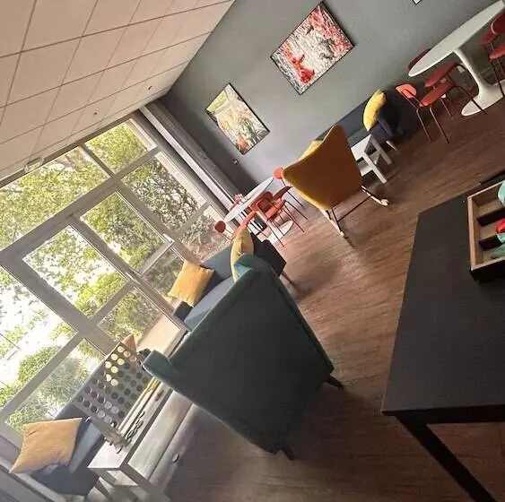 Отель Kyriad Marne La Vallee Torcy