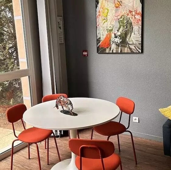 Отель Kyriad Marne La Vallee Torcy