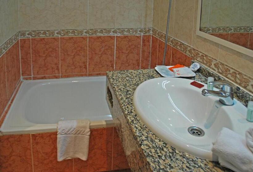 هتل Piccadilly Sitges