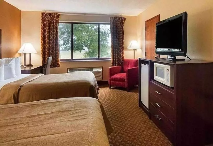 فندق Super 8 By Wyndham Sturtevant Racine