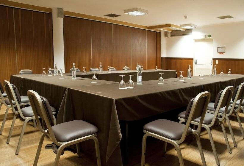 هتل Rainha D. Amelia, Arts & Leisure