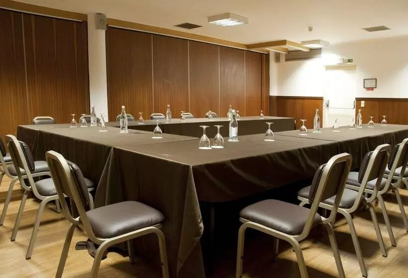 هتل Rainha D. Amelia, Arts & Leisure