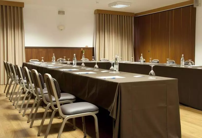 هتل Rainha D. Amelia, Arts & Leisure