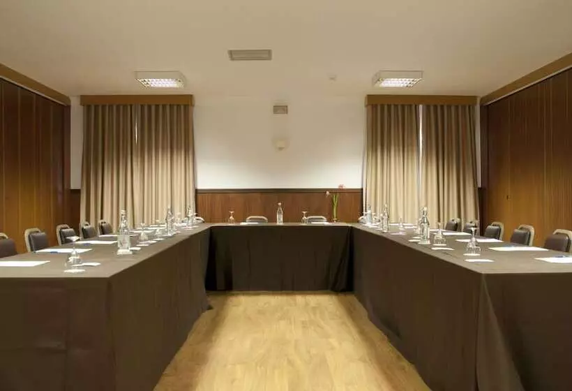 هتل Rainha D. Amelia, Arts & Leisure