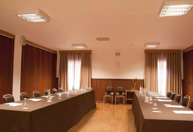 هتل Rainha D. Amelia, Arts & Leisure