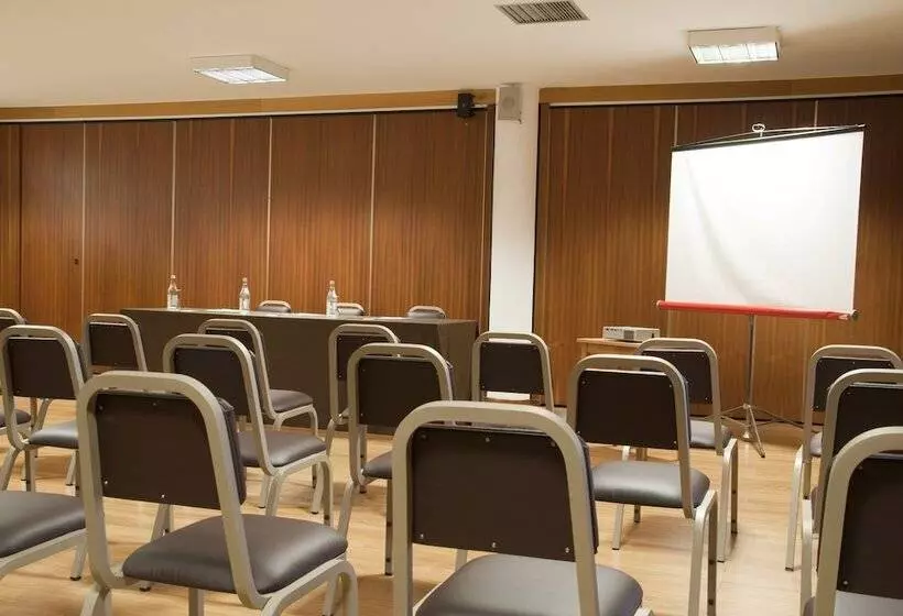 هتل Rainha D. Amelia, Arts & Leisure