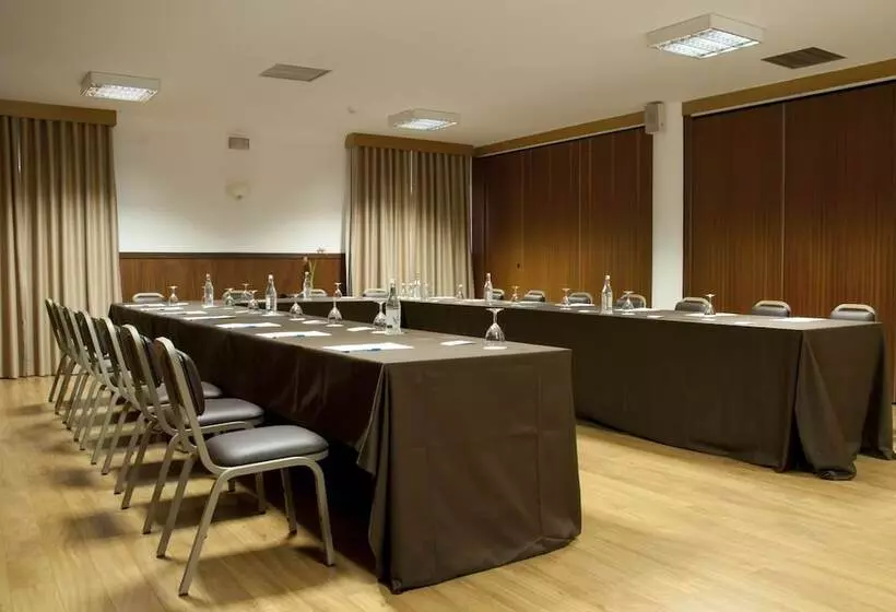 هتل Rainha D. Amelia, Arts & Leisure