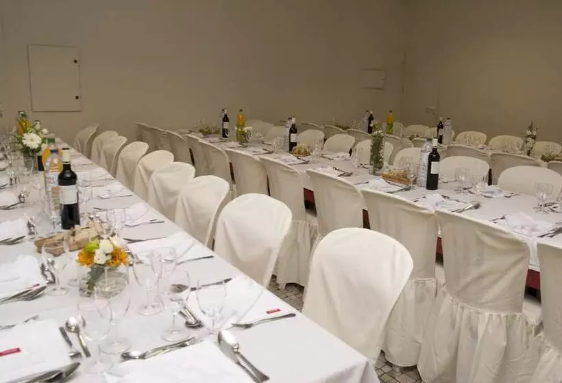 هتل Rainha D. Amelia, Arts & Leisure