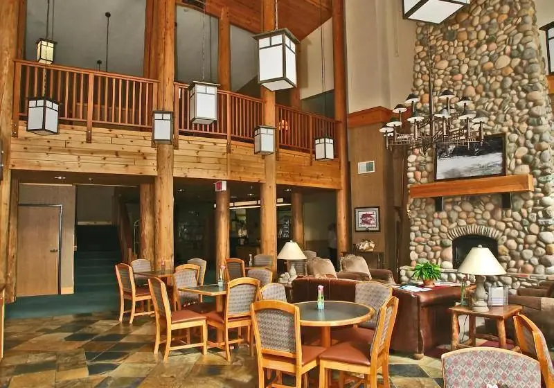 ホテル Salmon Rapids Lodge
