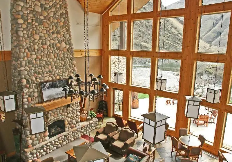ホテル Salmon Rapids Lodge