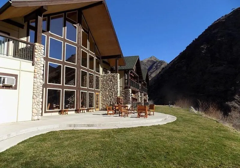ホテル Salmon Rapids Lodge