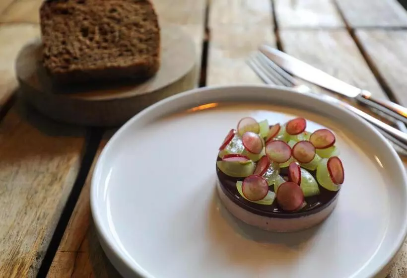 בית מלון כפרי The Black Swan