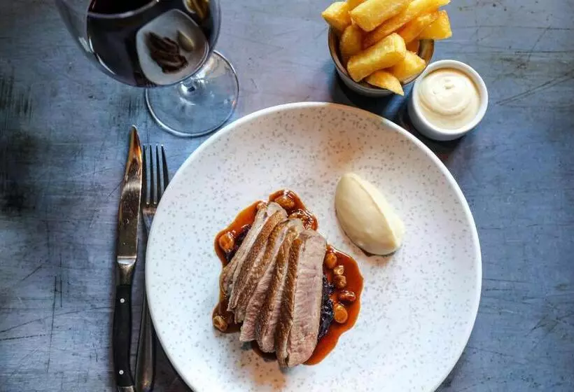 בית מלון כפרי The Black Swan