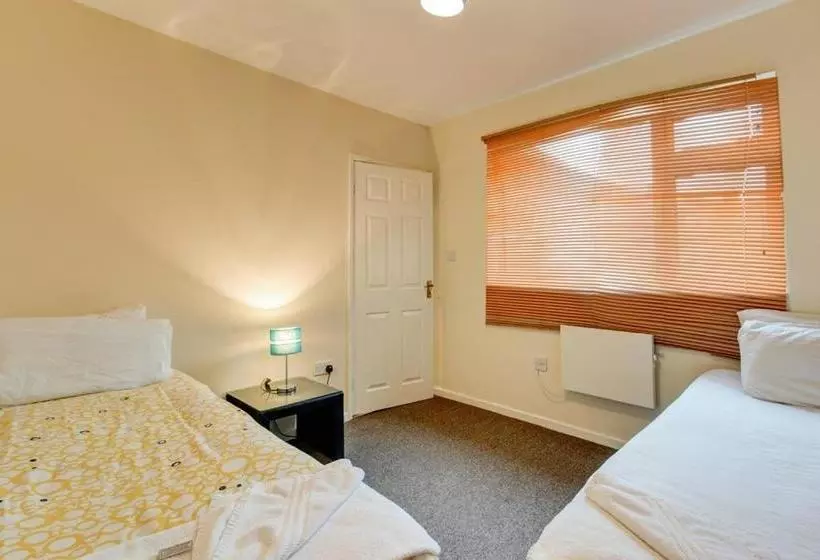 בית מלון כפרי Commodore