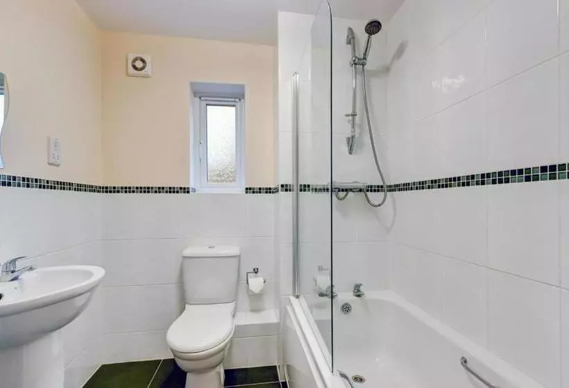 בית מלון כפרי Commodore