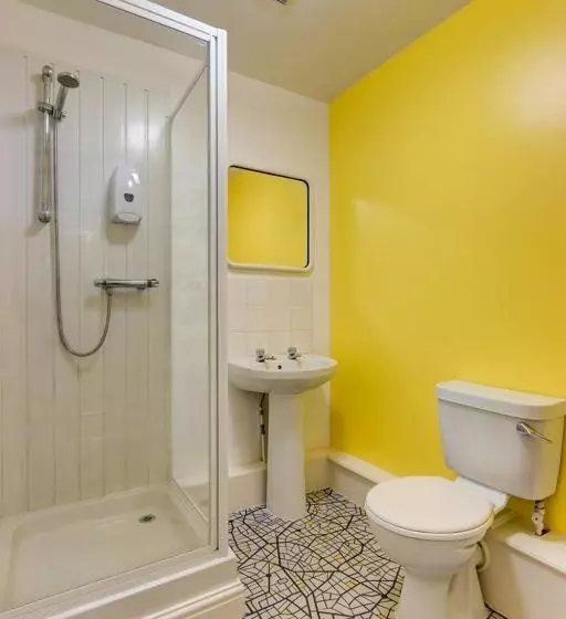 בית מלון כפרי Commodore