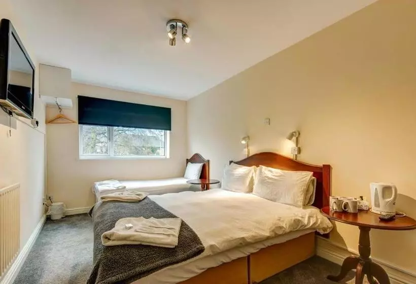 בית מלון כפרי Commodore