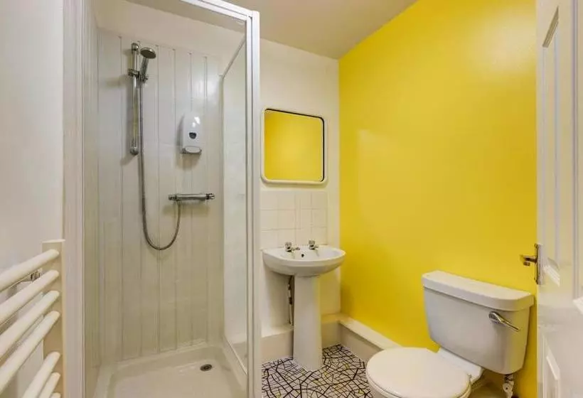 בית מלון כפרי Commodore