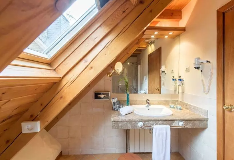 Отель Vielha Baqueira, Affiliated by Meliá