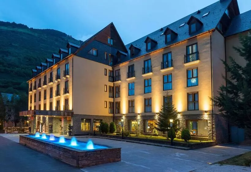 Отель Vielha Baqueira, Affiliated by Meliá