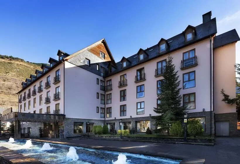 Отель Vielha Baqueira, Affiliated by Meliá