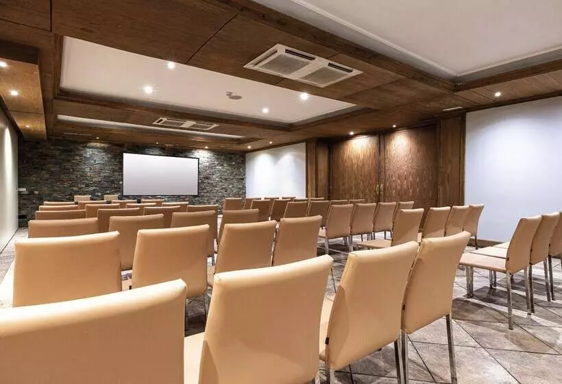 Отель Vielha Baqueira, Affiliated by Meliá