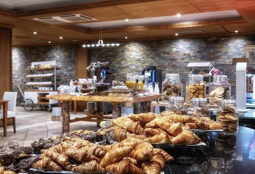 Отель Vielha Baqueira, Affiliated by Meliá