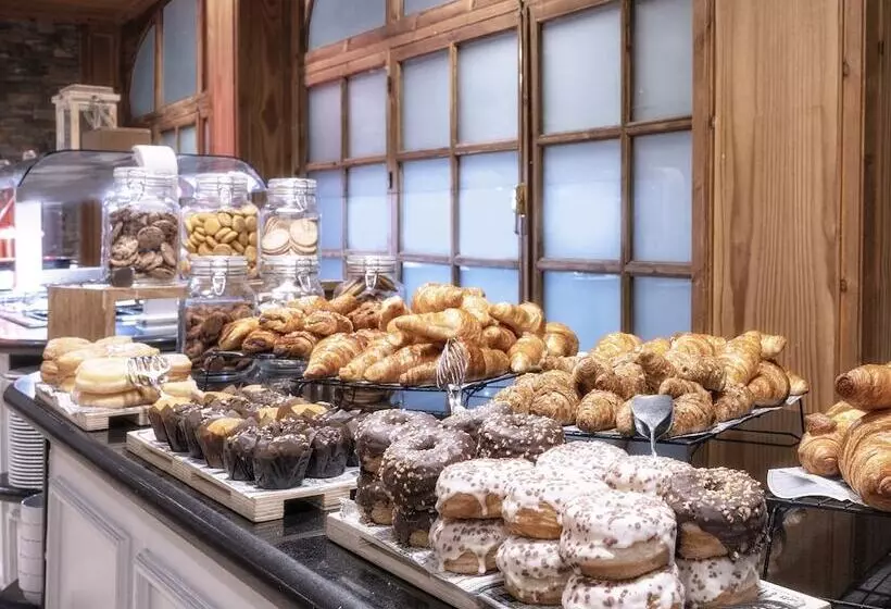 Отель Vielha Baqueira, Affiliated by Meliá