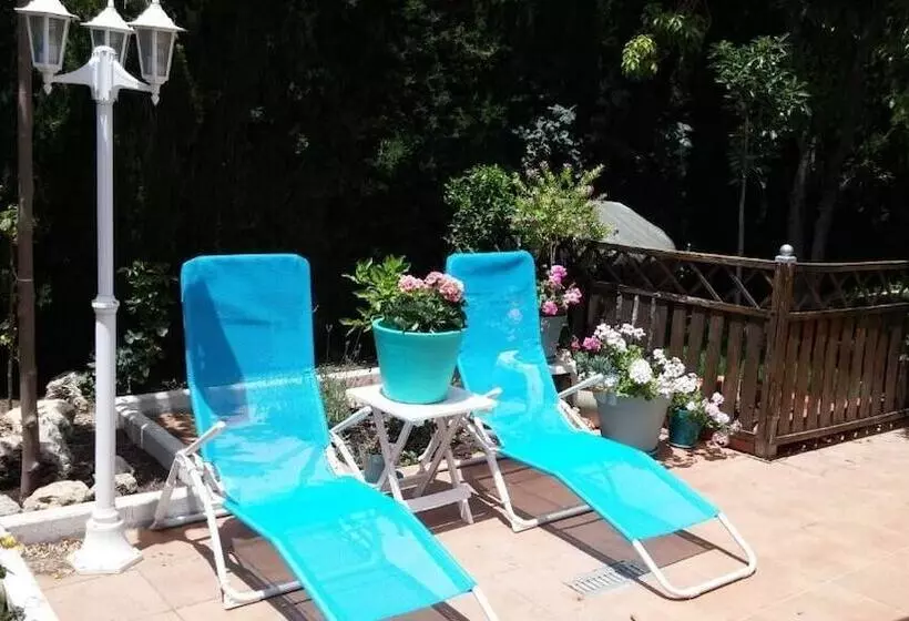 تختخواب و صبحانه La Casita De María