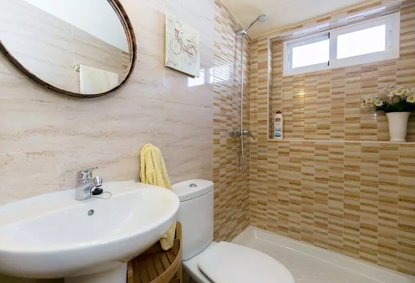 تختخواب و صبحانه La Casita De María
