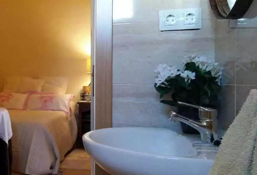 تختخواب و صبحانه La Casita De María