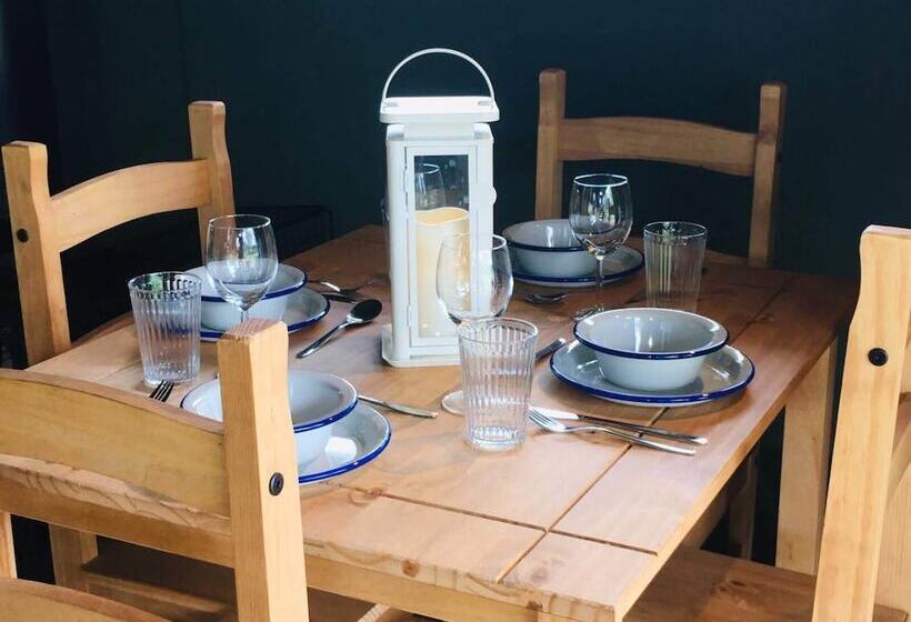 فندق Wingfield Escapes