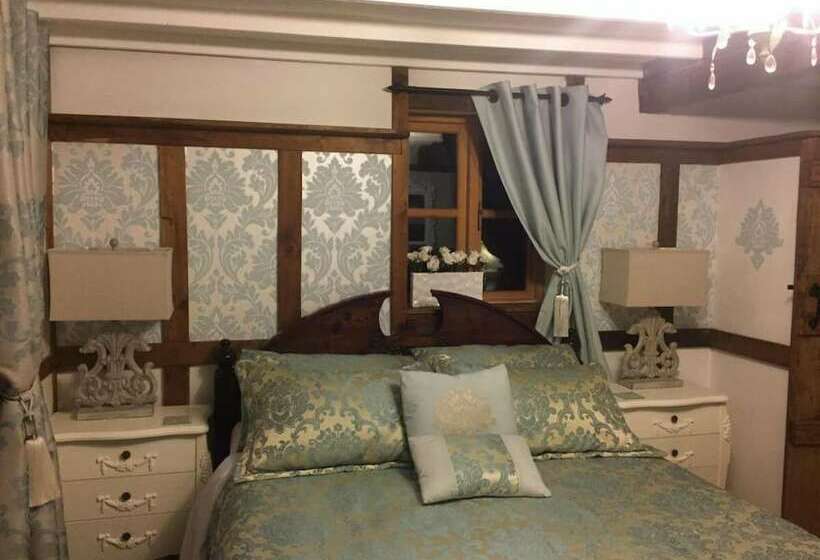 Dolweunydd Bed & Breakfast