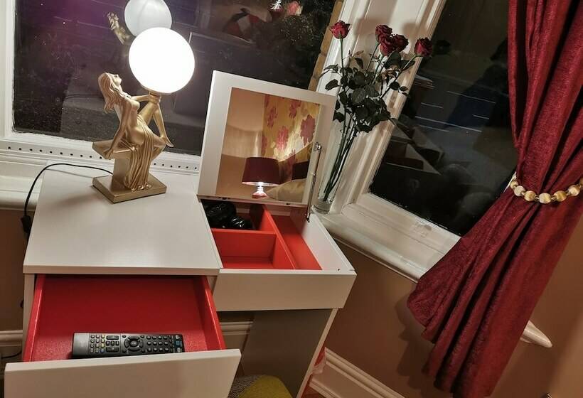 Dolweunydd Bed & Breakfast