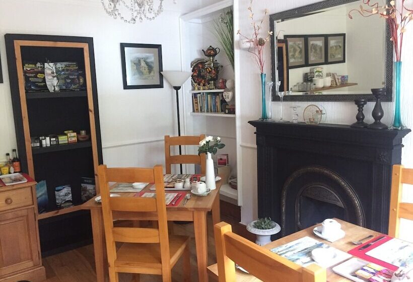 Dolweunydd Bed & Breakfast