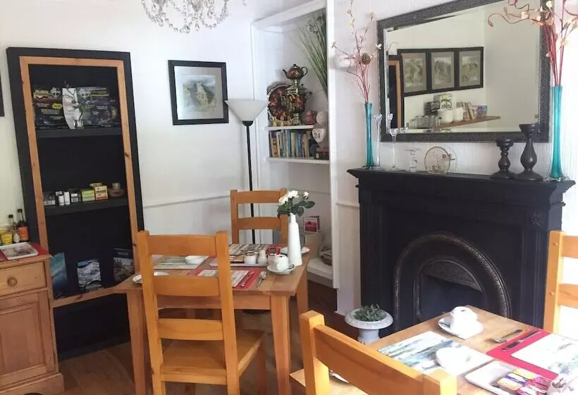 Dolweunydd Bed & Breakfast