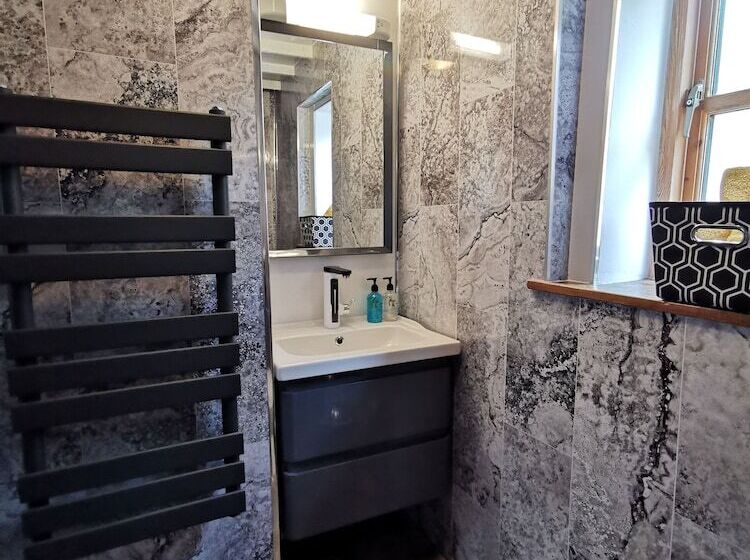 Dolweunydd Bed & Breakfast